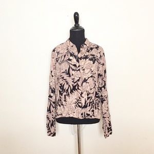 H&M Cropped floral neutral button down